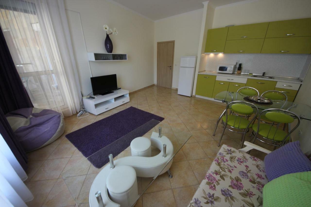 Menada Negresco Apartments Elenite Bagian luar foto